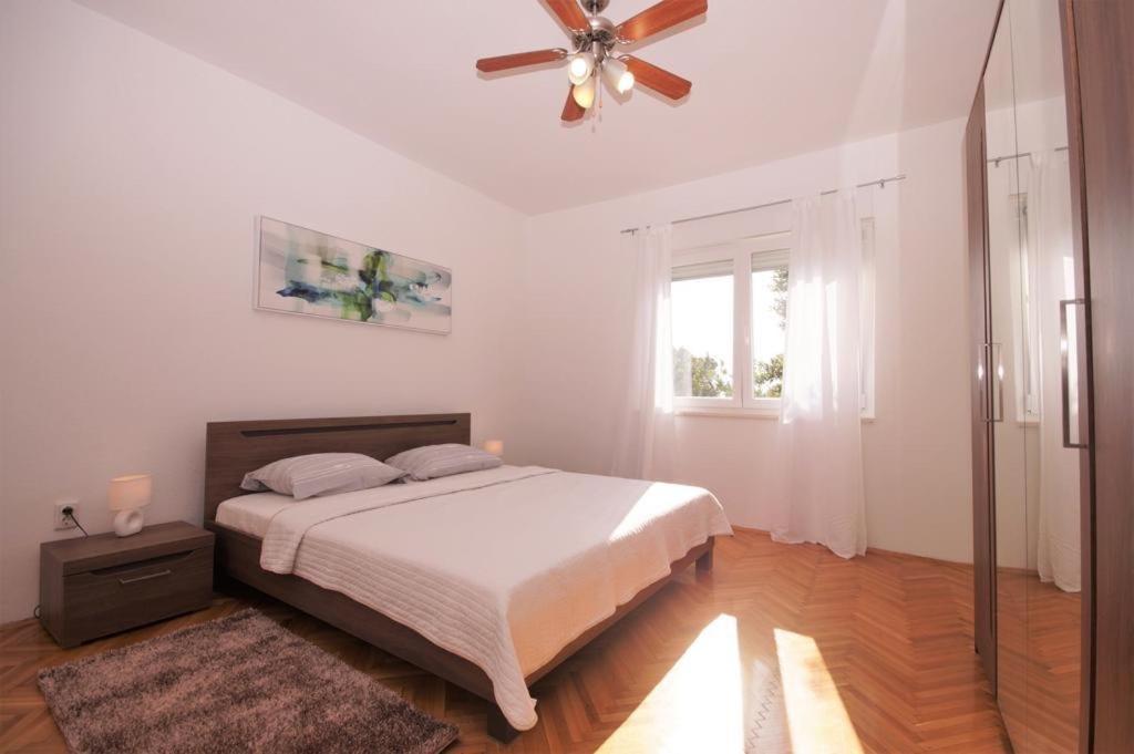 Apartment Deni Pula Luaran gambar