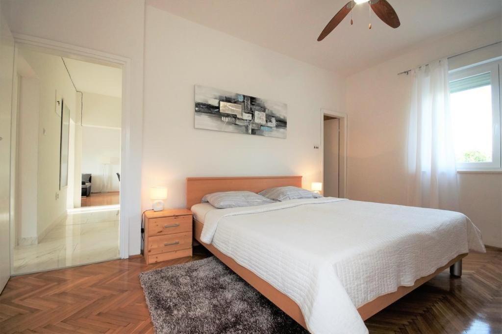 Apartment Deni Pula Luaran gambar