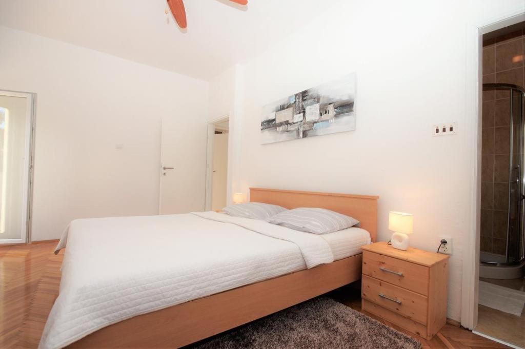 Apartment Deni Pula Luaran gambar