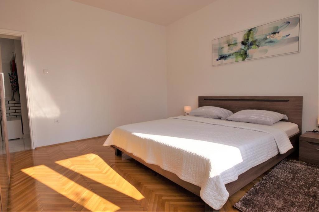 Apartment Deni Pula Luaran gambar