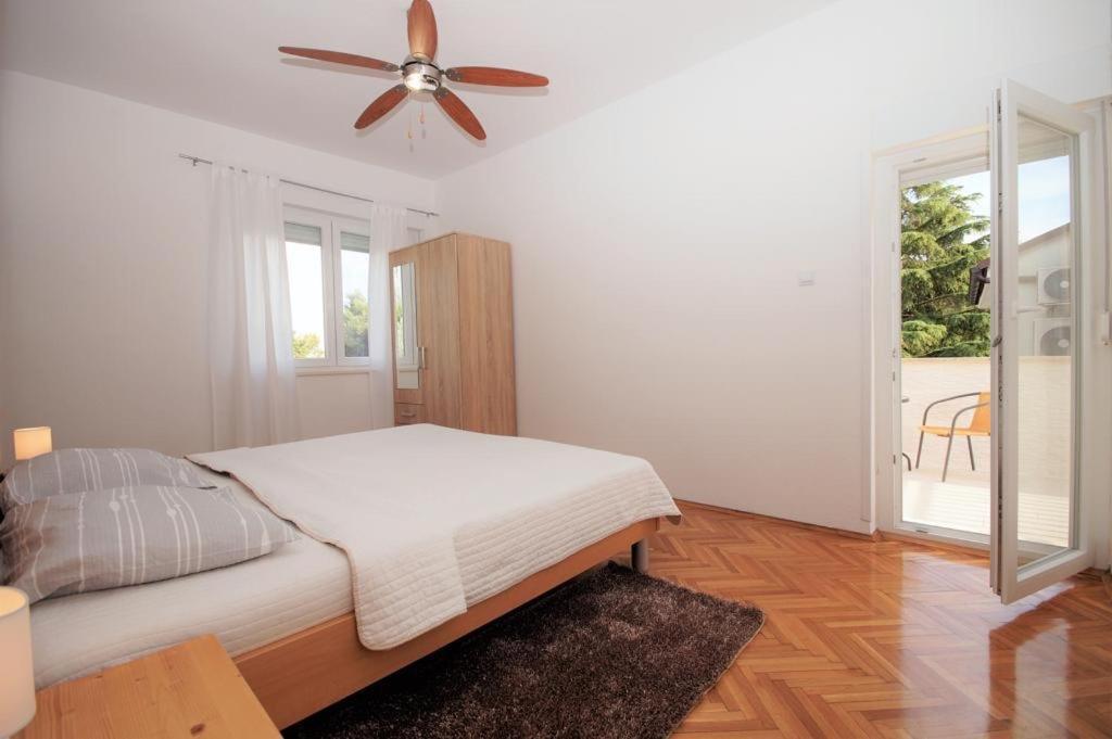 Apartment Deni Pula Luaran gambar