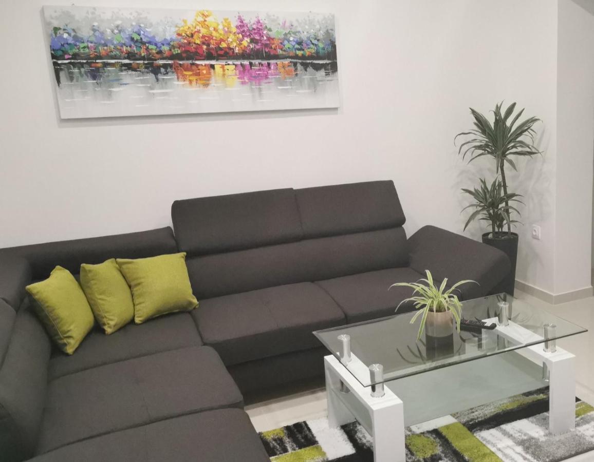 Apartment Deni Pula Luaran gambar