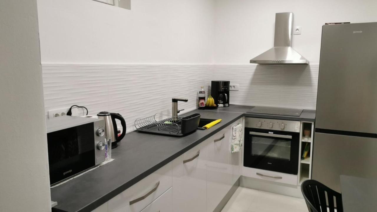 Apartment Deni Pula Luaran gambar