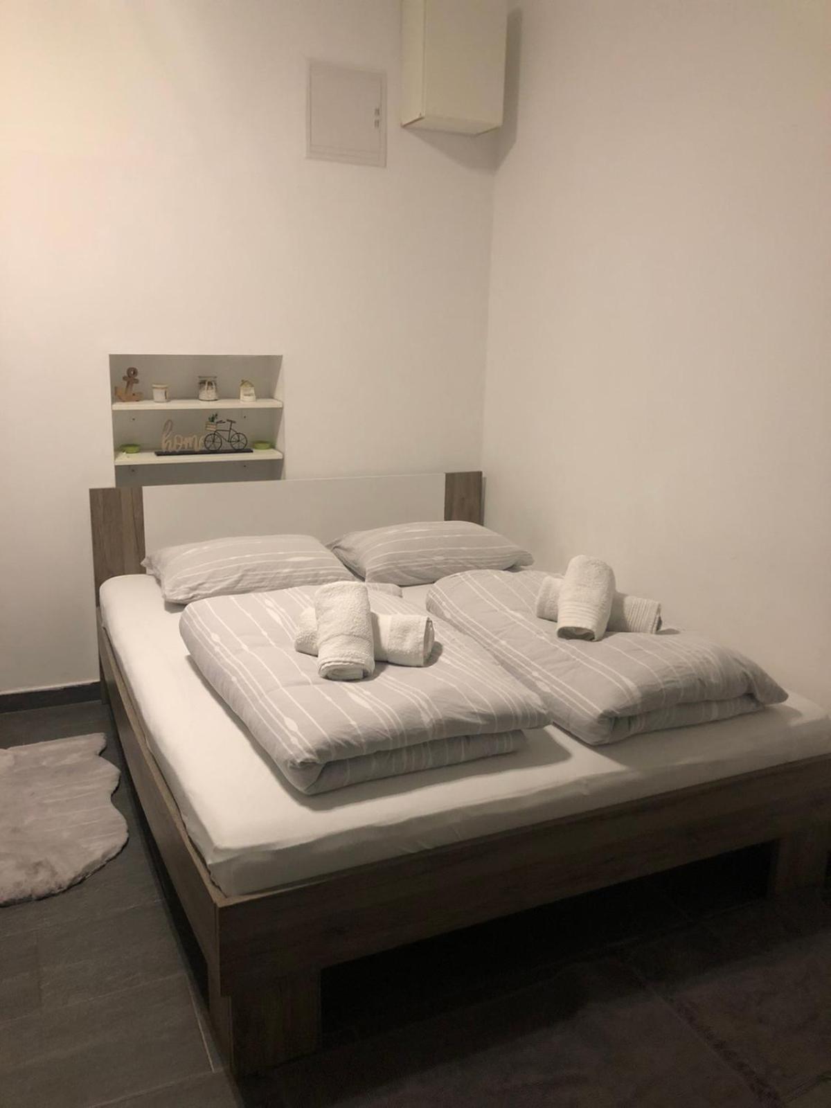 Apartment Deni Pula Bilik gambar