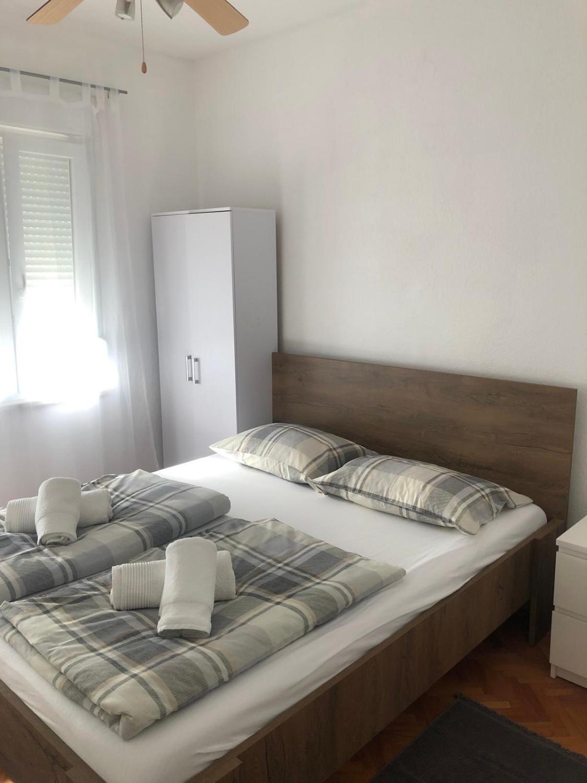 Apartment Deni Pula Bilik gambar
